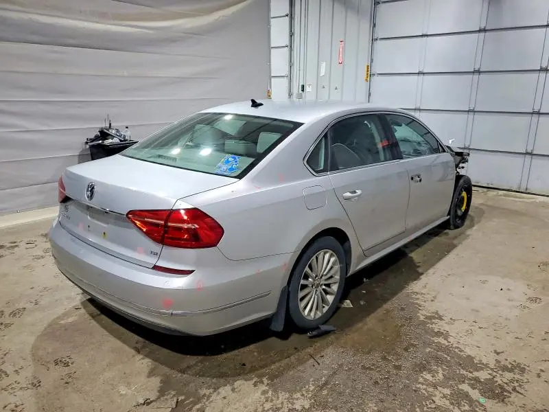 2016 VOLKSWAGEN PASSAT SE  