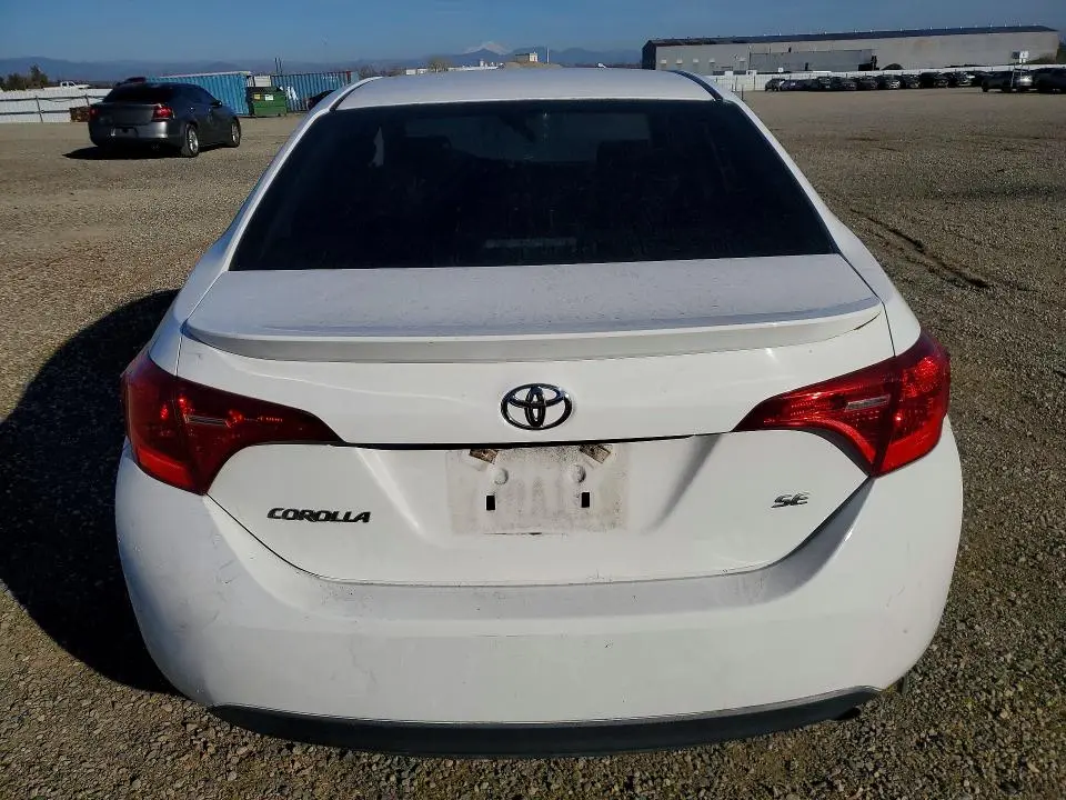 2017 TOYOTA COROLLA SE  