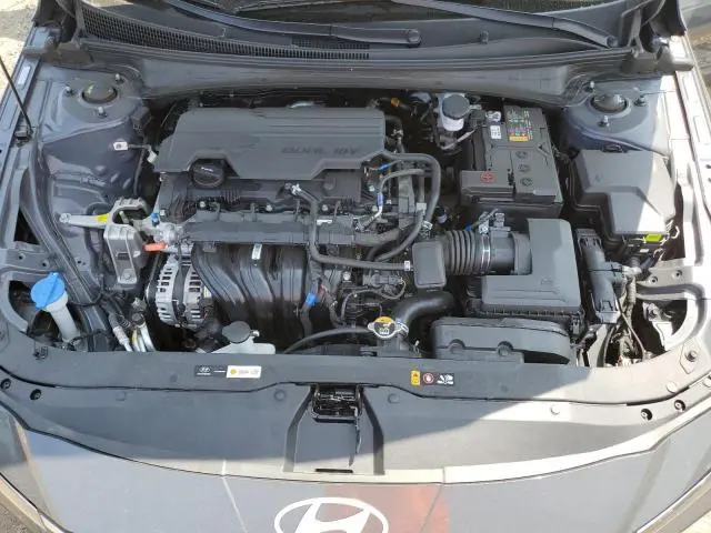 2024 HYUNDAI ELANTRA SE  