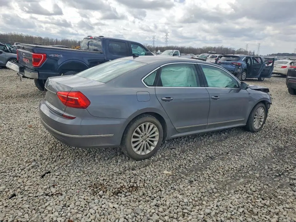 2016 VOLKSWAGEN PASSAT SE  