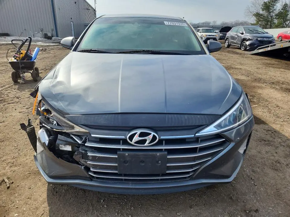 2020 HYUNDAI ELANTRA SEL  
