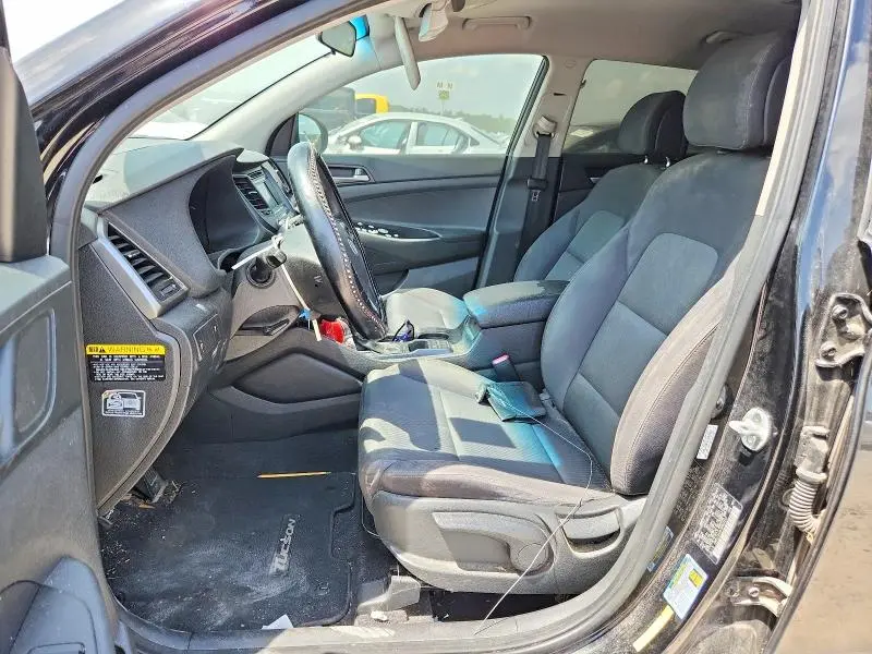 2018 HYUNDAI TUCSON SE  