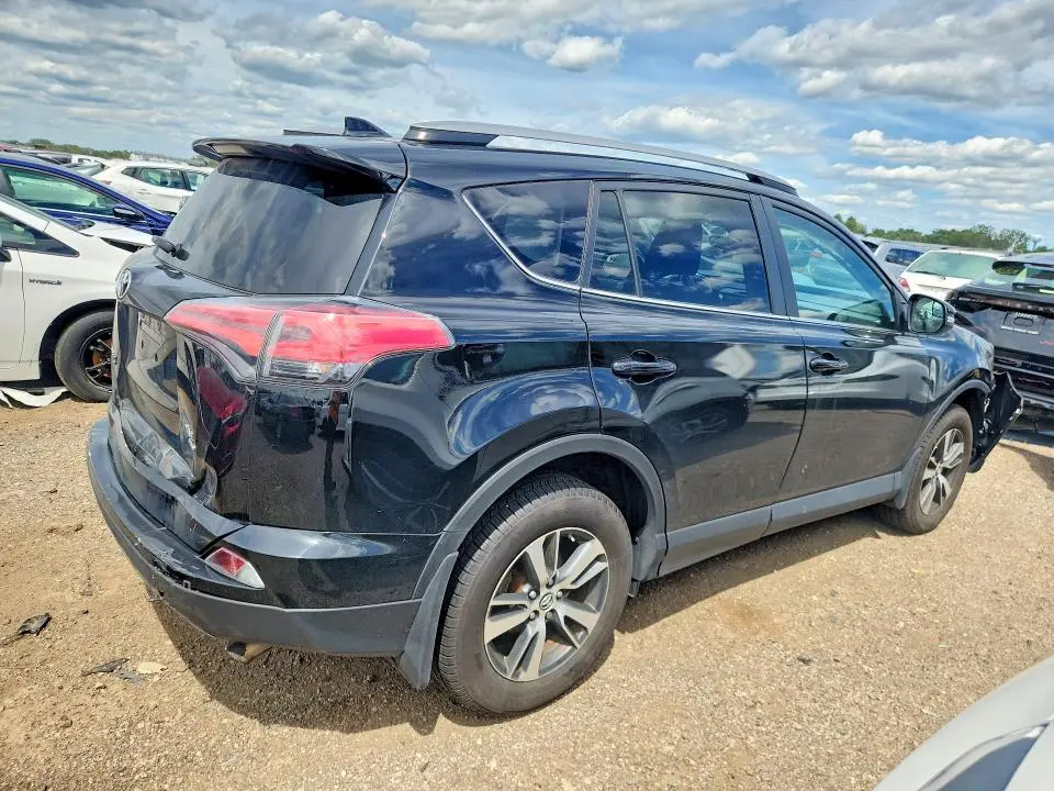 2017 TOYOTA RAV4 XLE  