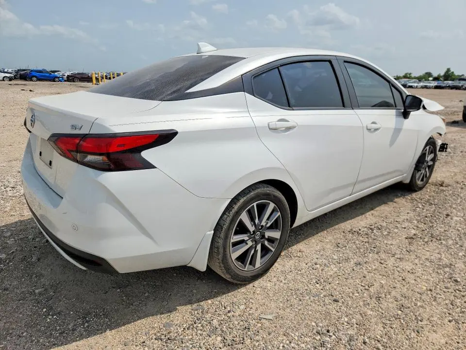 2021 NISSAN VERSA SV  