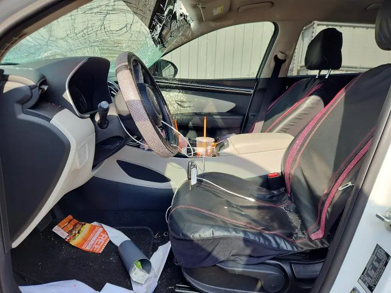 2022 HYUNDAI TUCSON SE  