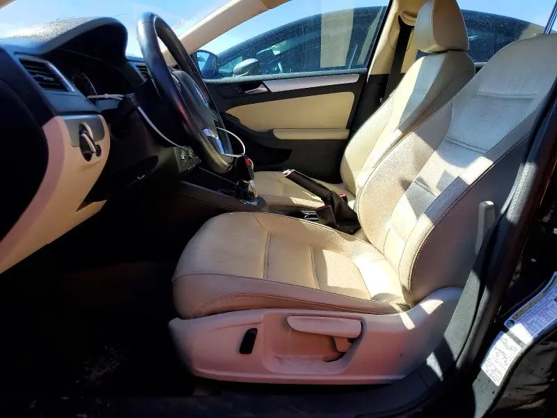 2013 VOLKSWAGEN JETTA SE  