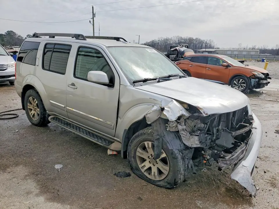 2012 NISSAN PATHFINDER S  