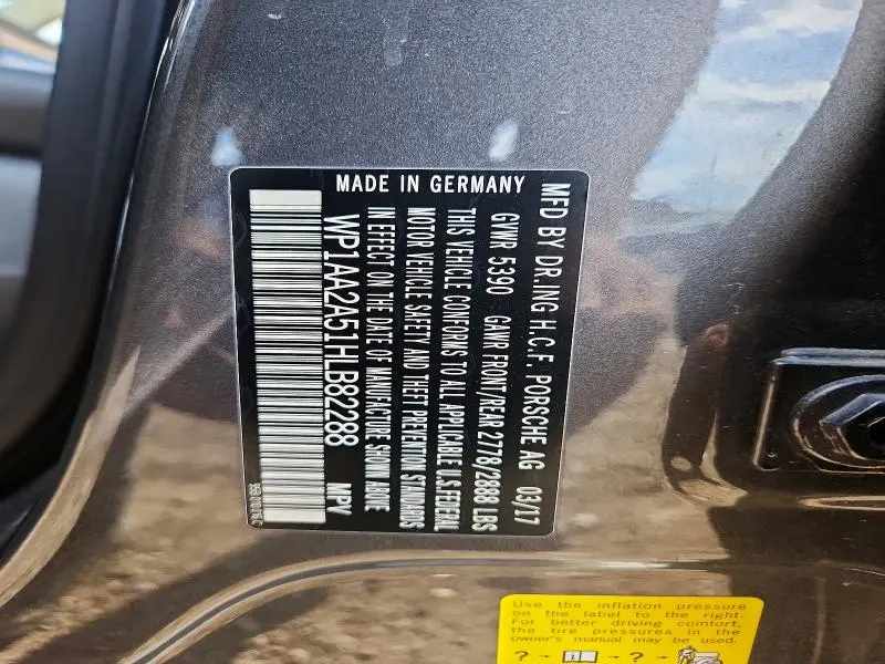 2017 PORSCHE MACAN   