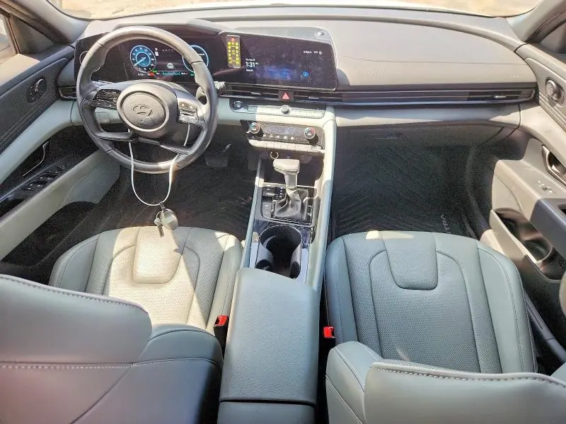 2024 HYUNDAI ELANTRA HYBRID WHITE