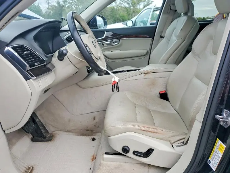 2016 VOLVO XC90 T6  