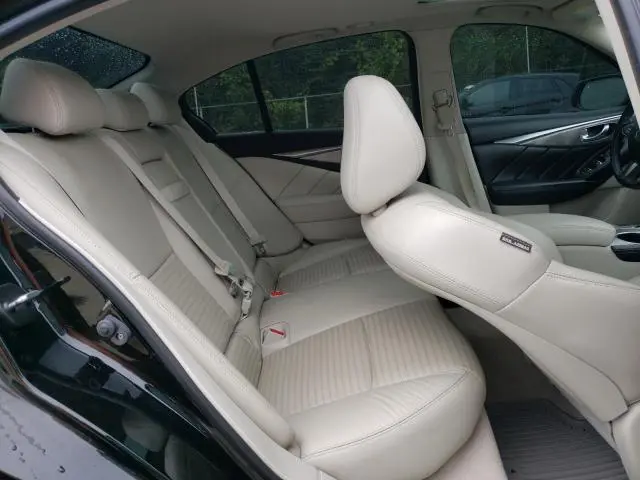 2016 INFINITI Q50 RED SPORT 400  
