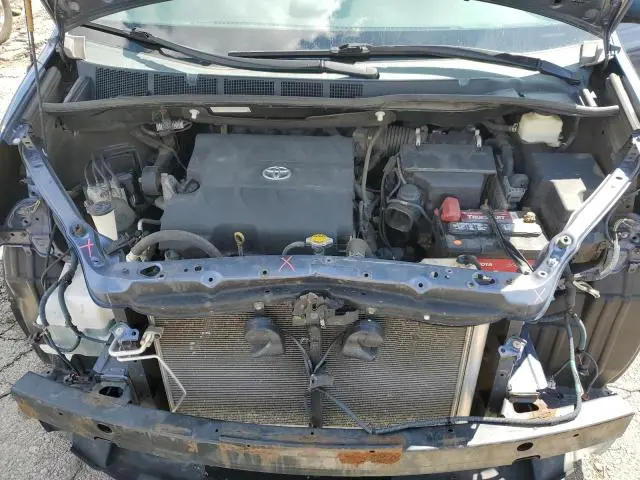 2014 TOYOTA SIENNA LE  