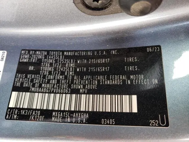 2023 TOYOTA COROLLA CROSS LE