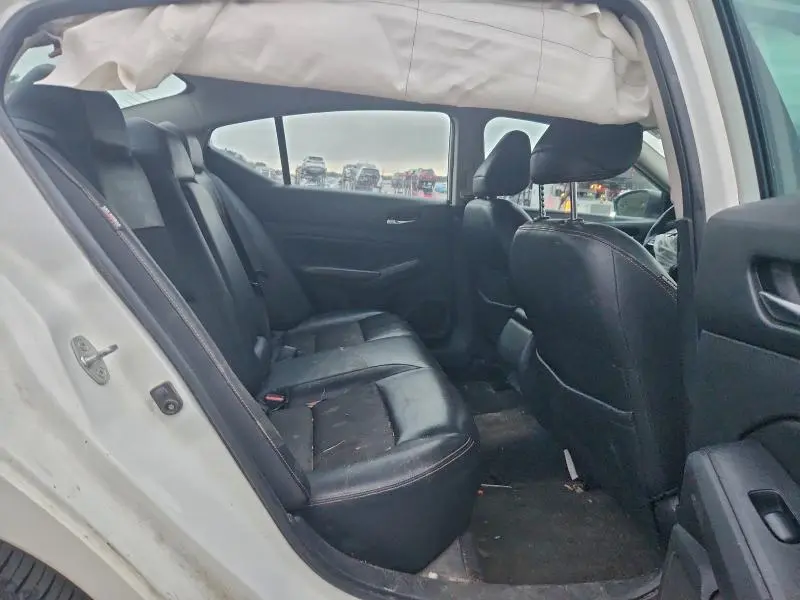 2019 NISSAN ALTIMA SR  