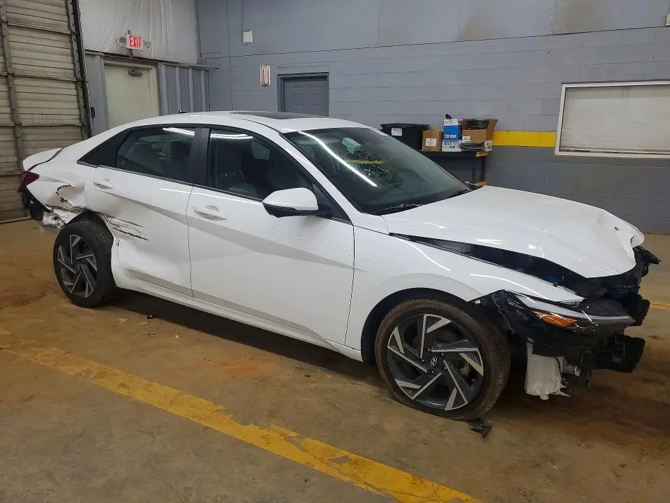 2024 HYUNDAI ELANTRA LIMITED  