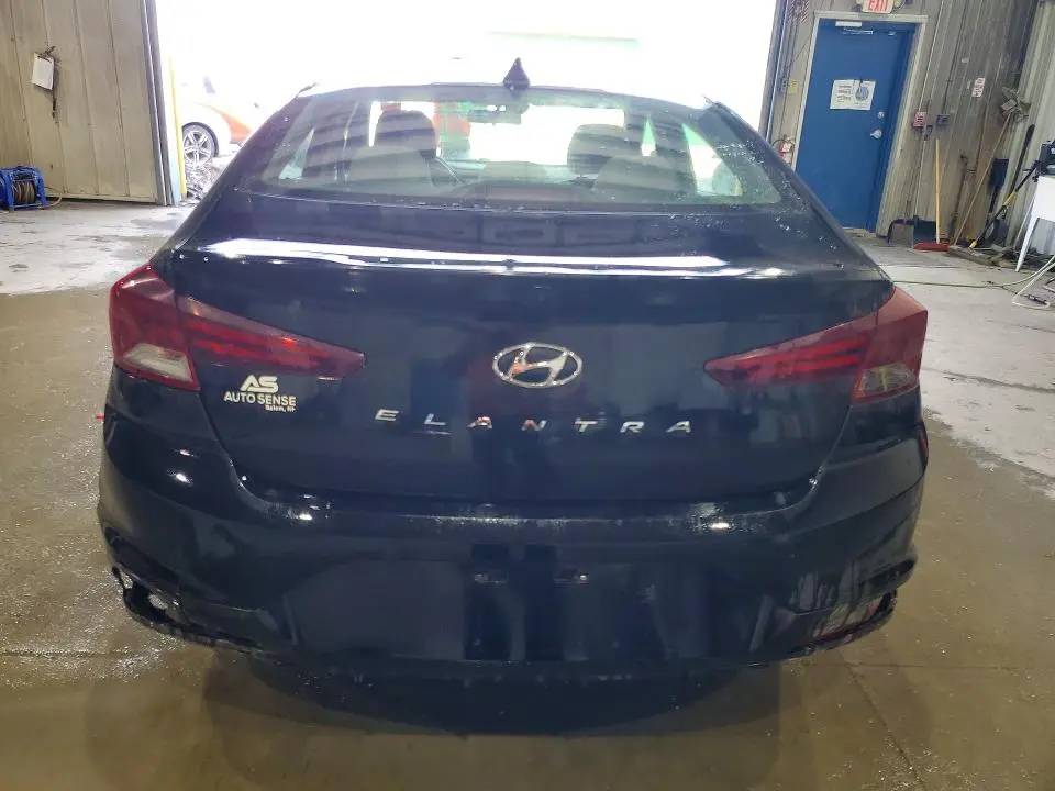 2020 HYUNDAI ELANTRA SEL  