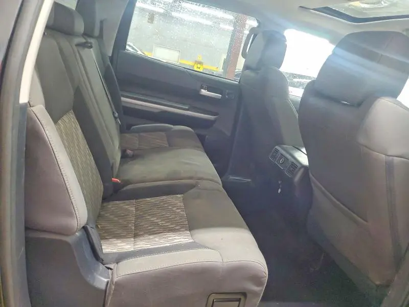 2018 TOYOTA TUNDRA CREWMAX SR5  
