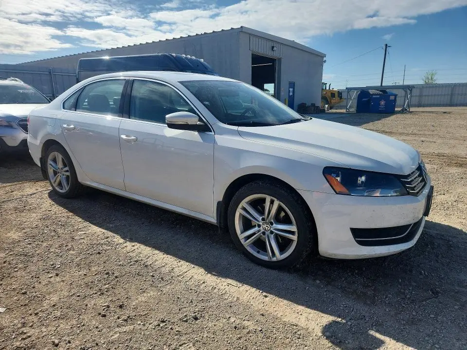 2014 VOLKSWAGEN PASSAT SE  