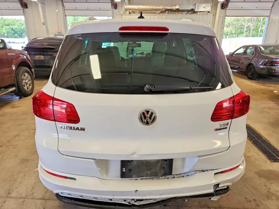 2016 VOLKSWAGEN TIGUAN S  