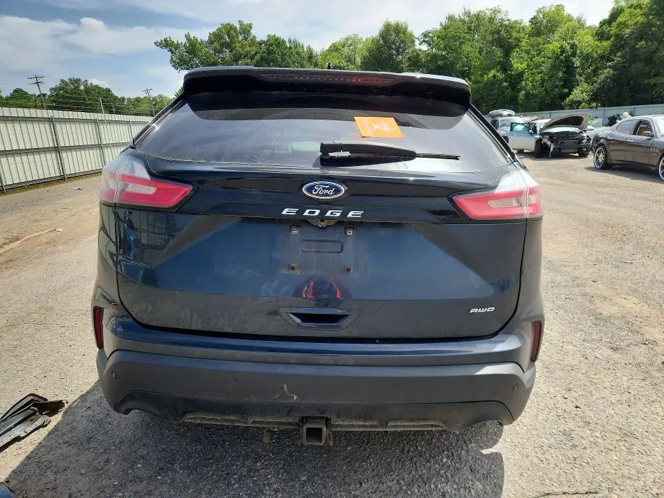 2022 FORD EDGE SE  