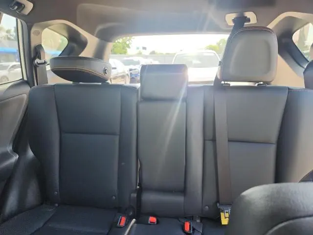 2016 TOYOTA RAV4 SE  