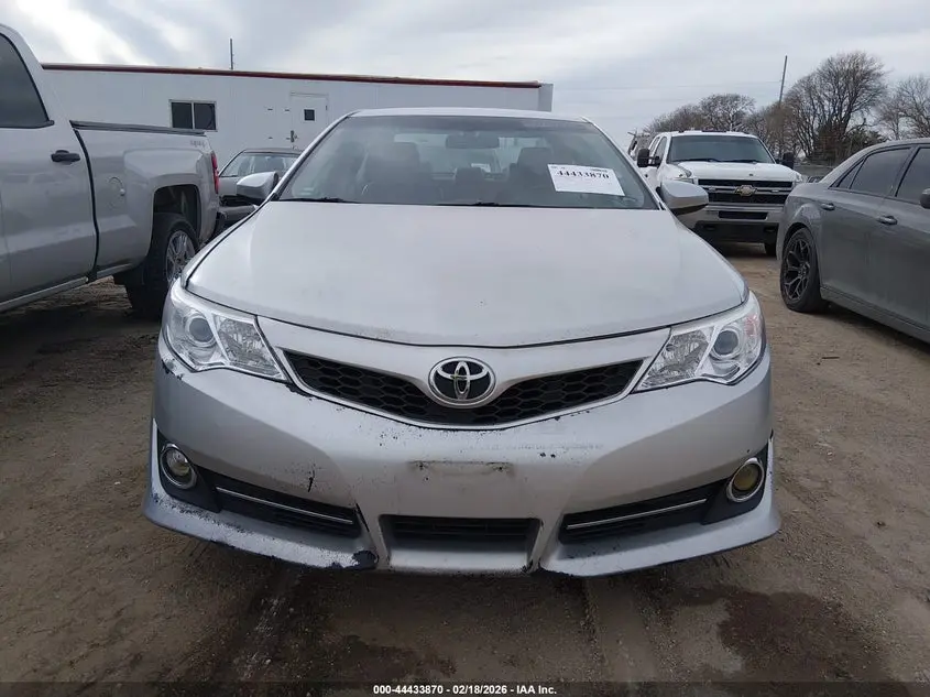 2013 TOYOTA CAMRY SE