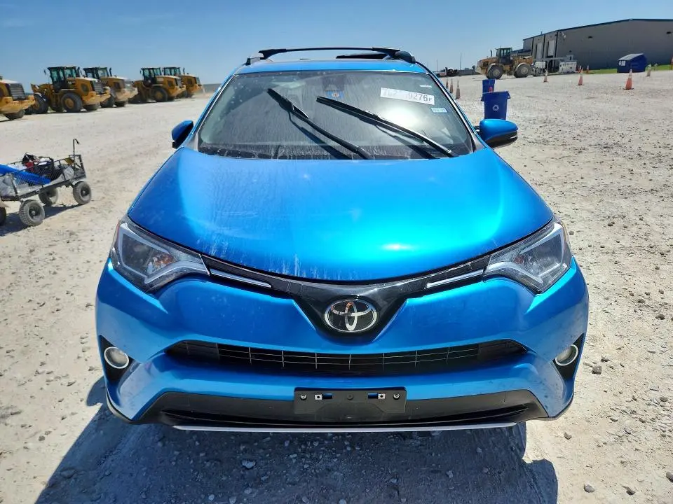 2017 TOYOTA RAV4 XLE  