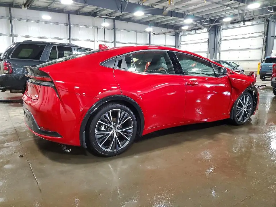 2025 TOYOTA PRIUS XLE  