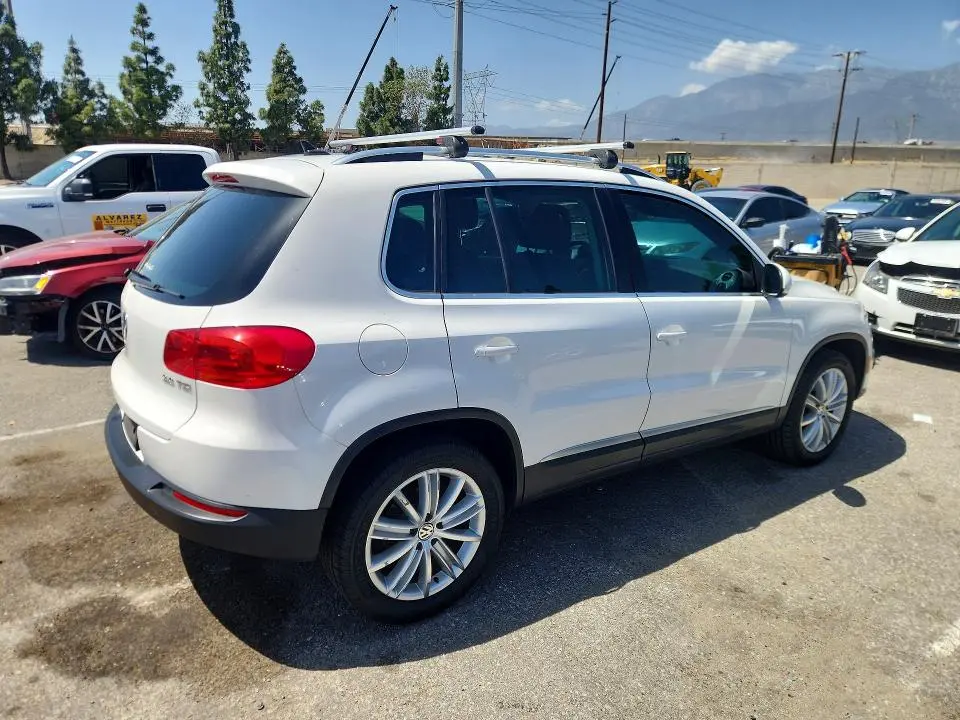 2014 VOLKSWAGEN TIGUAN S  