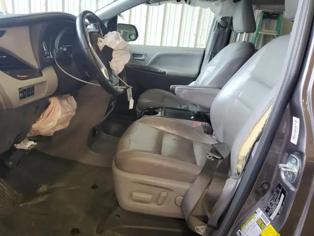 2016 TOYOTA SIENNA XLE  