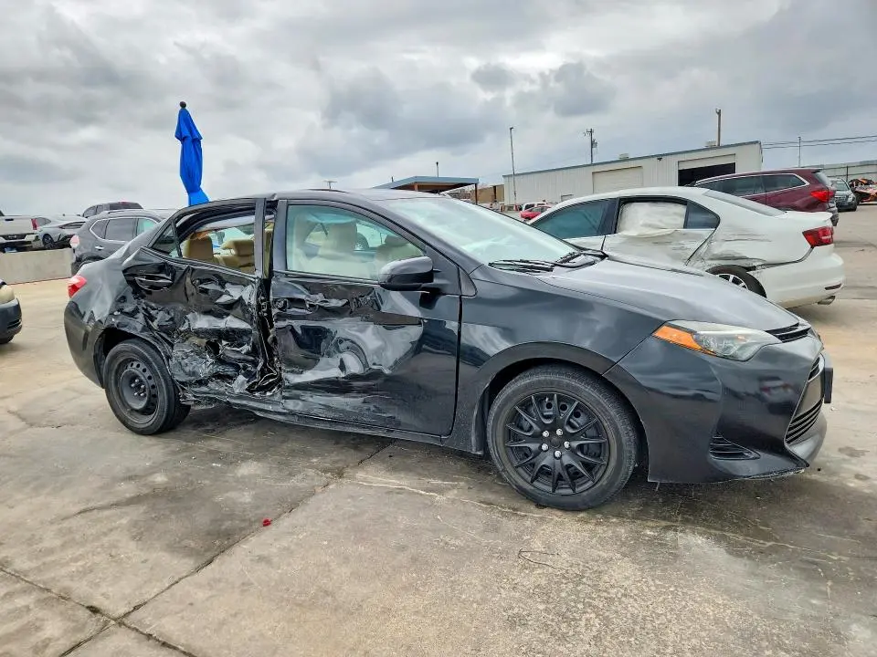 2017 TOYOTA COROLLA LE  