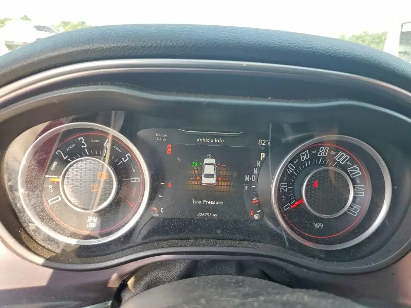 2015 DODGE CHALLENGER SXT  