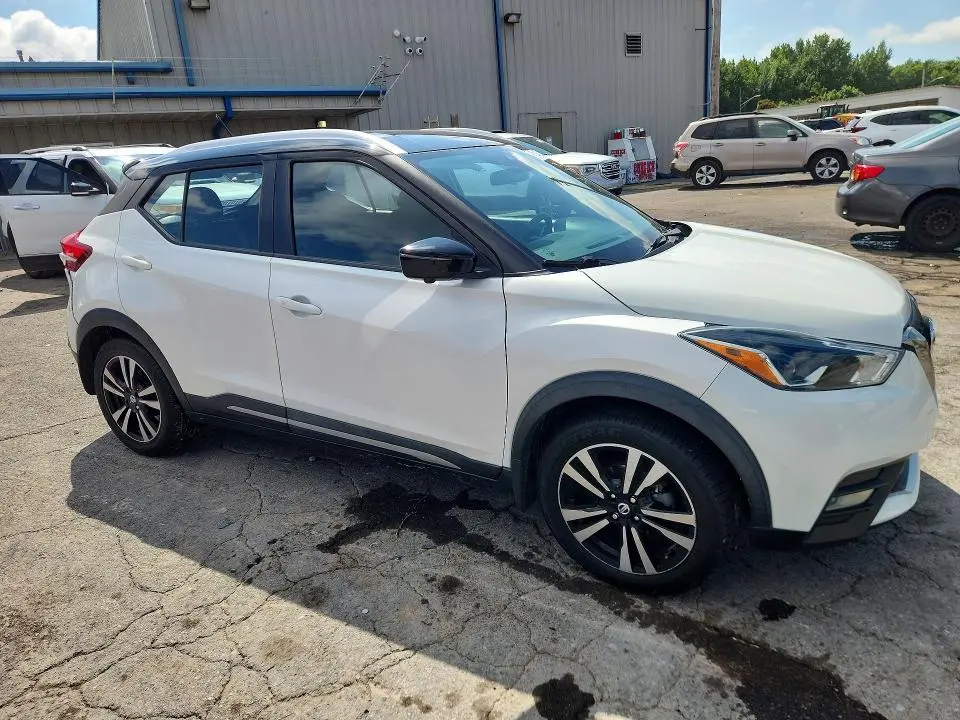 2020 NISSAN KICKS SR  