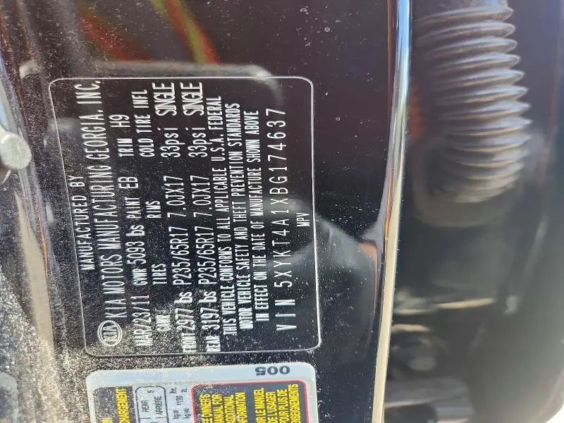 2011 KIA SORENTO LX  