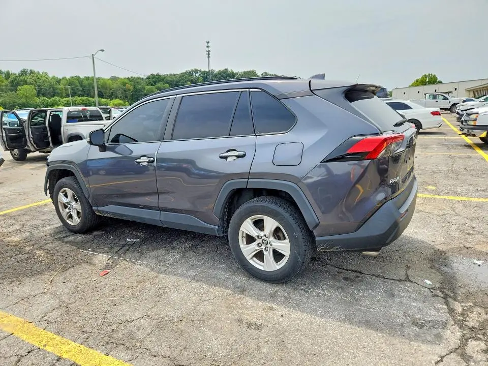 2019 TOYOTA RAV4 XLE  