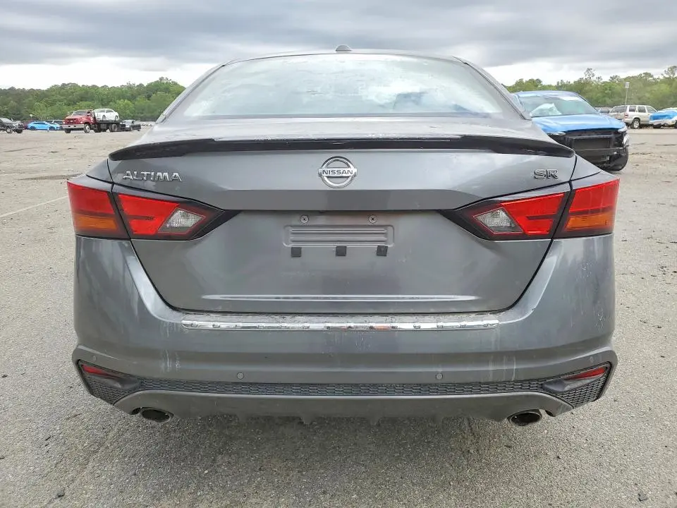 2022 NISSAN ALTIMA SR  
