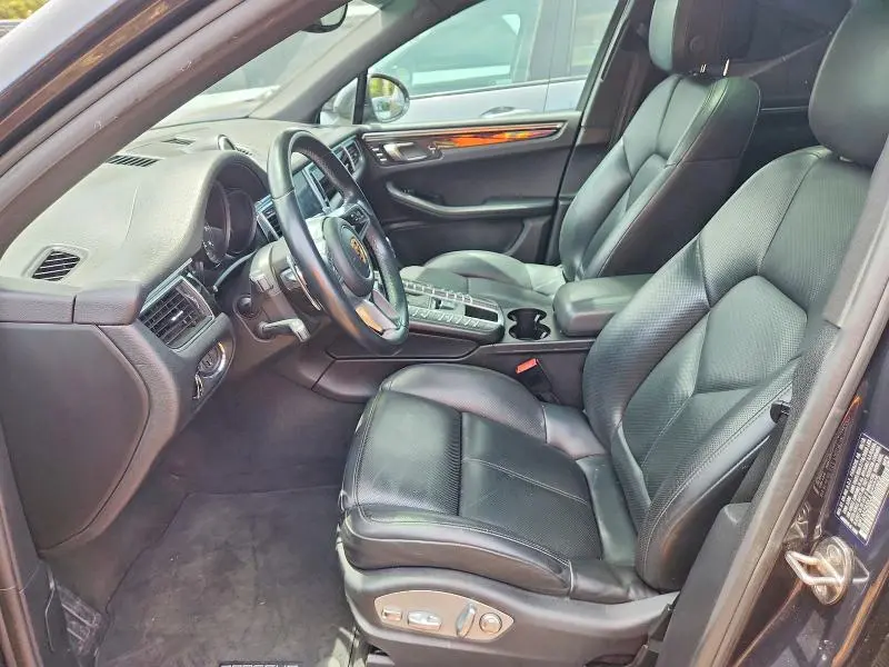 2018 PORSCHE MACAN   
