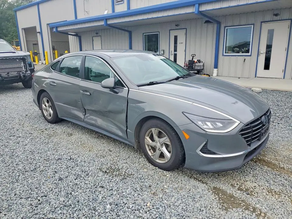 2020 HYUNDAI SONATA SE  
