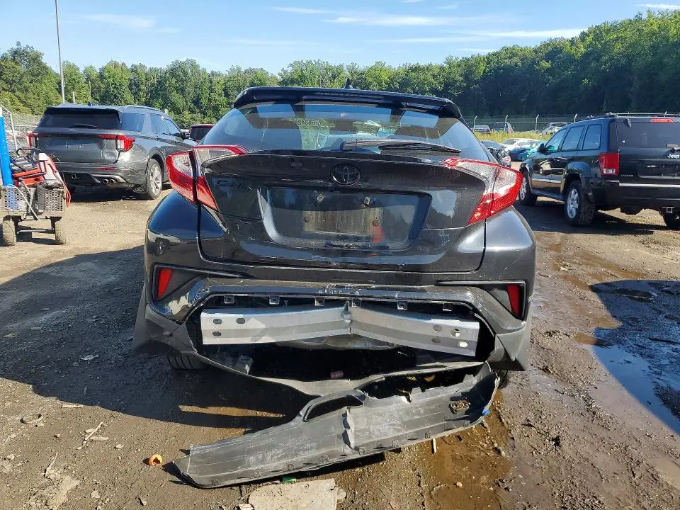 2021 TOYOTA C-HR XLE  
