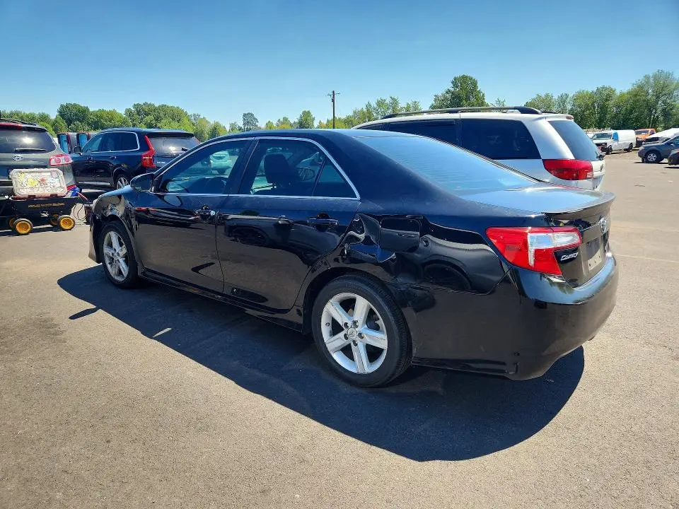 2012 TOYOTA CAMRY SE  