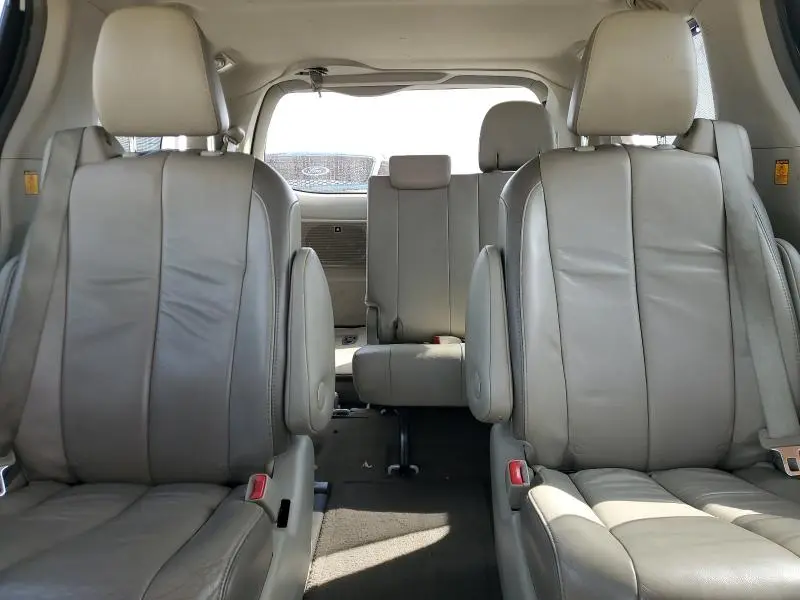 2013 TOYOTA SIENNA LIMITED 7-PASSENGER  