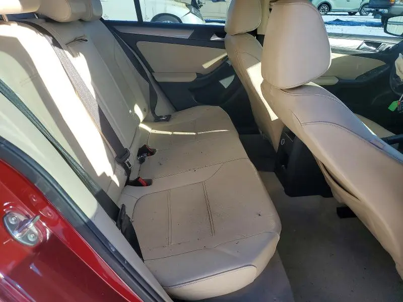 2016 VOLKSWAGEN JETTA SE  