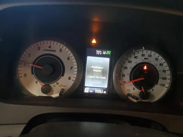 2018 TOYOTA SIENNA SE  
