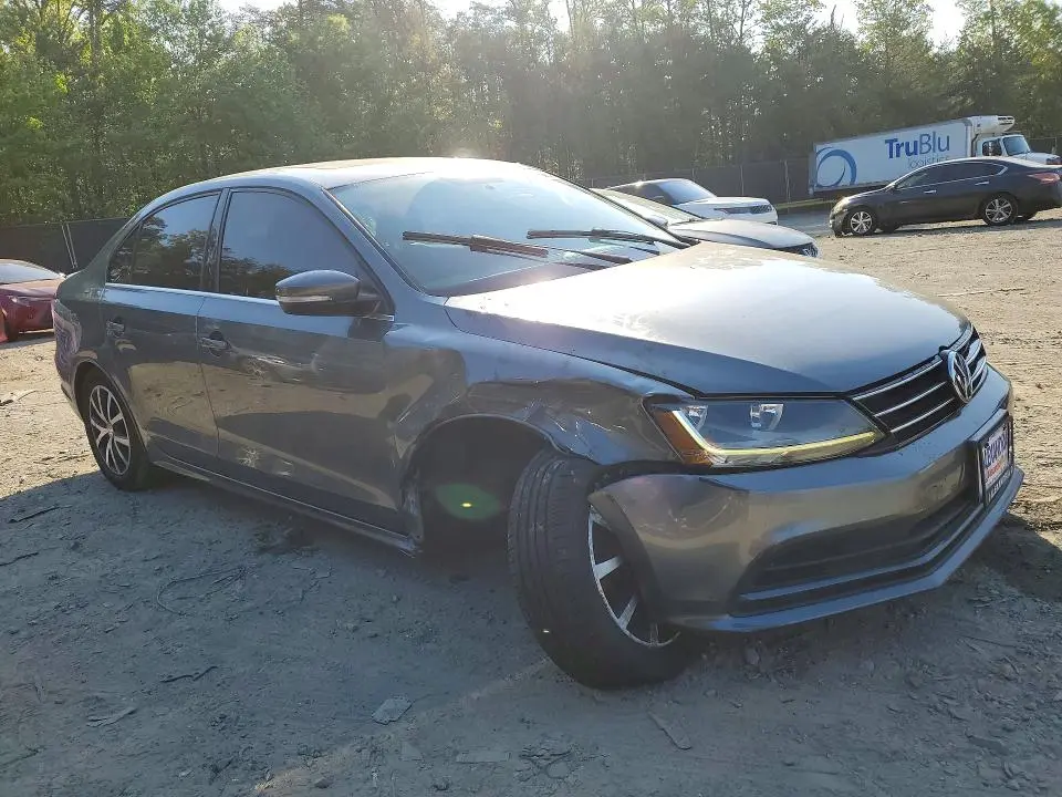2017 VOLKSWAGEN JETTA SE  