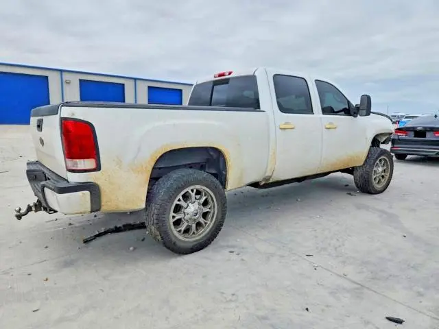 2011 GMC SIERRA K2500 DENALI  