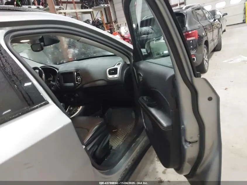 2018 JEEP COMPASS LATITUDE 4X4