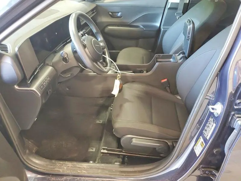 2025 HYUNDAI KONA SE  