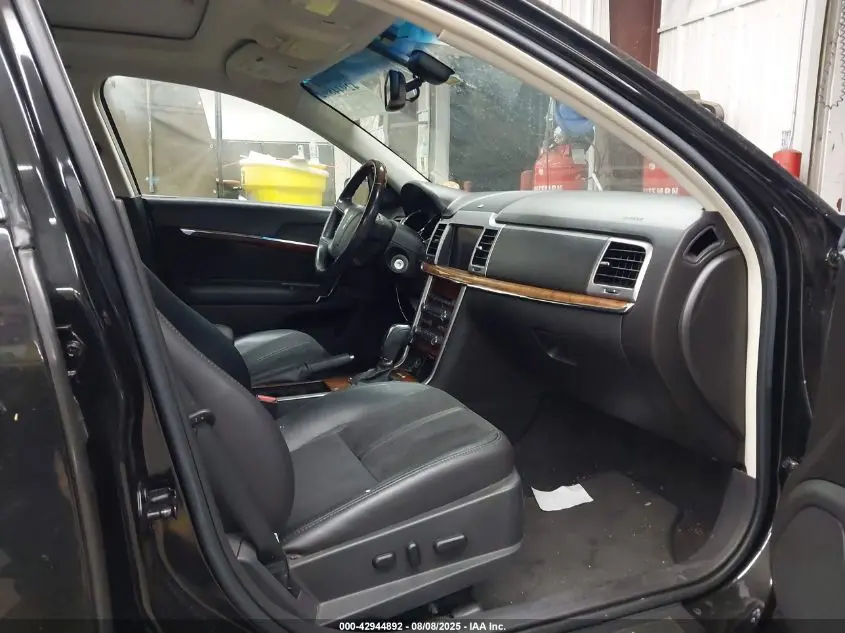 2010 LINCOLN MKZ  