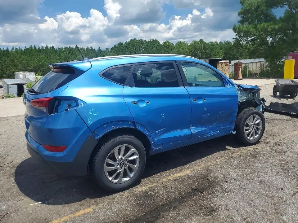 2017 HYUNDAI TUCSON SE  