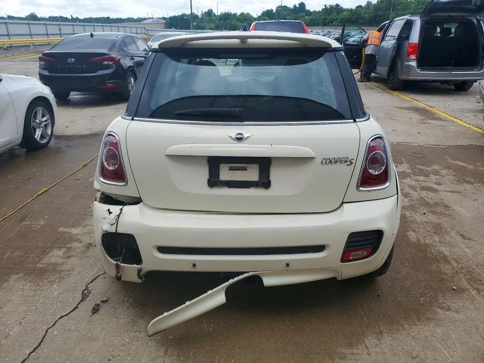 2011 MINI COOPER S  